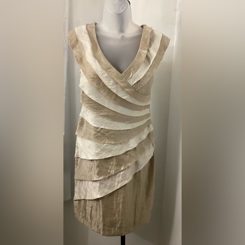 London Style Layered Tan and Cream  Women’s Dress Size 6